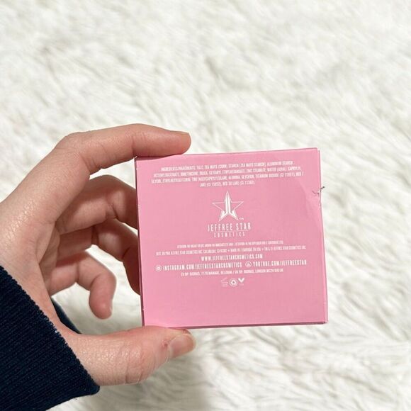 Women Jeffree Star Artistry Single Eye Shadow Scene Queen Vibrant Red Matte Fini - Picture 3 of 4